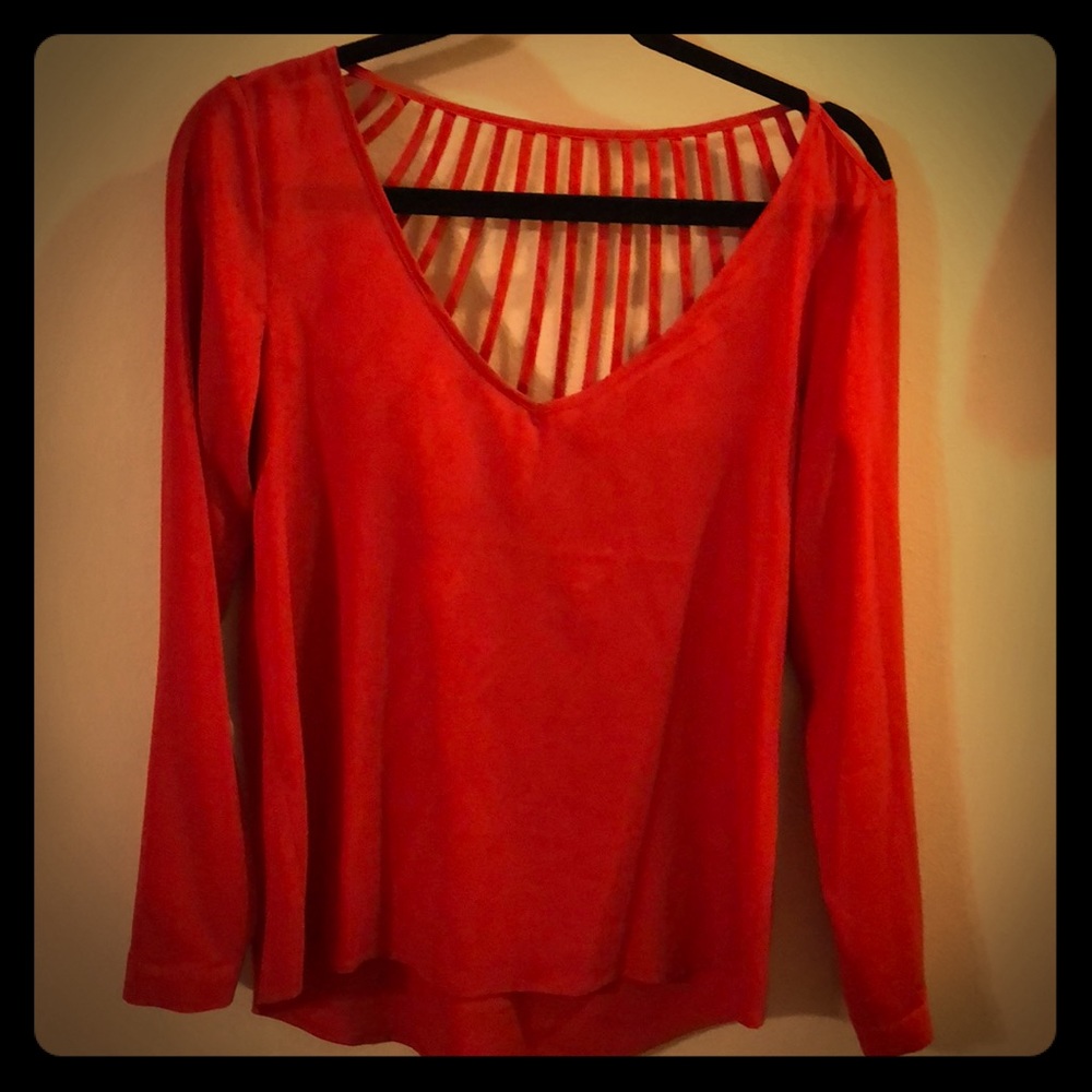 Super cute blouse!